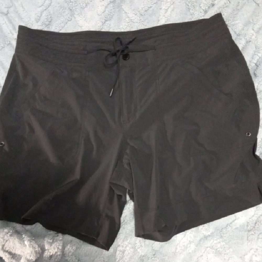 Athleta Size 14 Black Bermuda Board Shorts